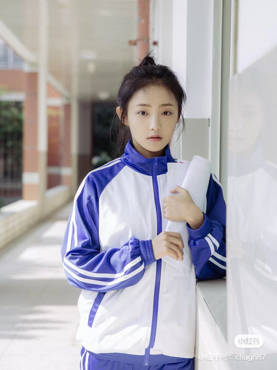 ゆう華 ちなみに私は中華美女のジャージ ポニーテール 前髪なし がすごく好き 街中でよく見かける