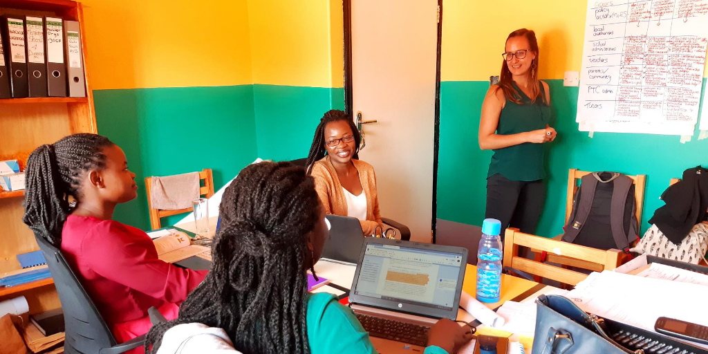 Backup_Uganda's tweet photo. “No matter how good you get, you can always get better, and that's is the exciting part.”
~ Tiger woods
Every Monday, we take off 1-2 hours for #ProfessionalDevelopment to sharpen each other's minds and learn new things through our #BackHUB. https://t.co/Vcguwrz2b9