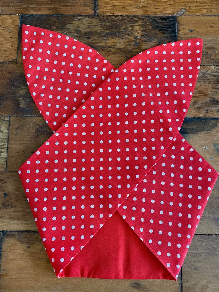 CerysCloset's tweet photo. Add a little bit of pin up to your day with our handmade retro inspired hairbands. Made by hand at Cerys' Closet and are 100% reversible.
*Hairband photographed is non wired for ease of photographing. All hairbands come with wire.

#rockabilly #rockababy #hair #handmade #vintage https://t.co/T8ygKMnovx