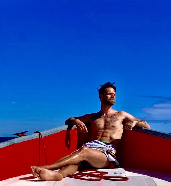 KeenvOfficiel's tweet photo. Presque 🤣 https://t.co/iKijge0TPl