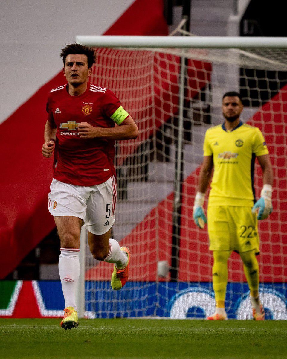 HarryMaguire93's tweet photo. What does everyone think of the new kit? 🤩🔥🔴 #mufc https://t.co/Qxxy0ZYav5