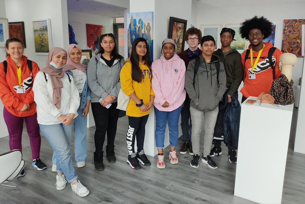 thebcag's tweet photo. A group of 11 students from the National Citizens Services who visited the BCAG.  Gallery director Albert Wallace shared news of the up coming Black History Month event planned for October.
Interesting questions were raised and answered and we look forward to seeing them again. https://t.co/u5DTZEP0JL