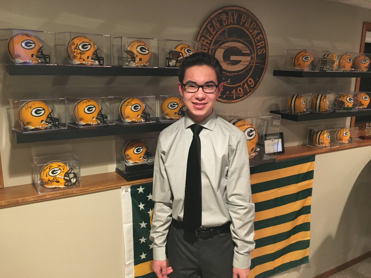 nuttynuske1's tweet photo. my schmoopy turns 16 today! please wish him a happy bday. he’s a HUGE fan! #TheGoldbergs #Schmoopy #Smother @TheGoldbergsABC @hayleyorrantia @goldilocks405 @wendimclendonco @RealTroyGentile @adamfgoldberg @seangiambrone1 https://t.co/5yNYF5NZ6f