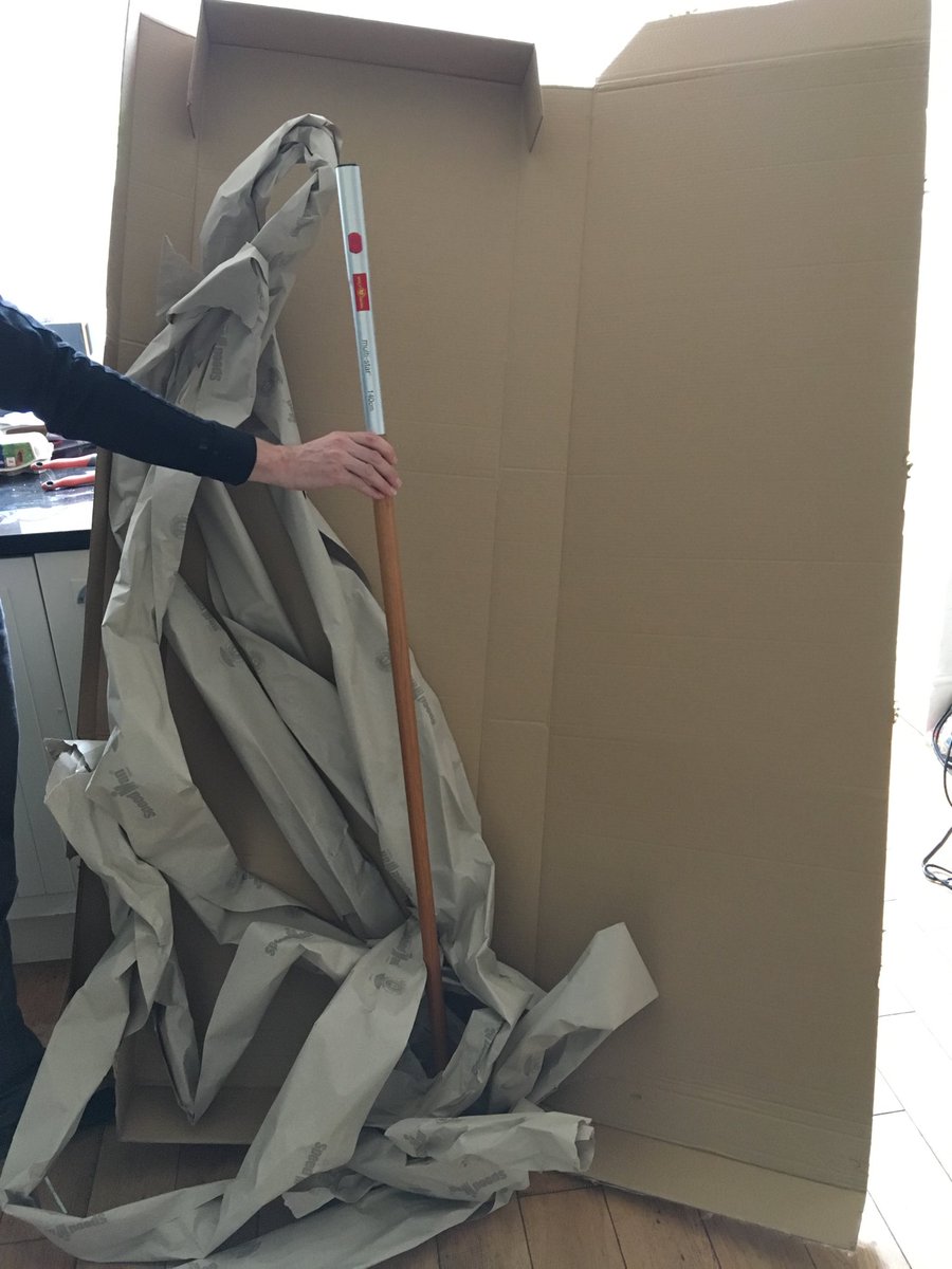 DrPaulaOwen's tweet photo. A friend sent me this. It’s from ⁦ #Amazon⁩ &amp; it’s a sweeping brush pole!! That’s it, just a pole! The amount of #excesspackaging is horrendous! When she saw the package she thought she’d accidentally ordered a surfboard. Watcha got to say for yourselves ⁦@AmazonUK⁩ ? https://t.co/PzodD5IEY9