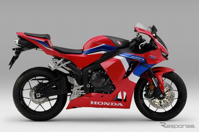PutiMotor's tweet photo. ホンダが新型CBR600RRを、8/21発売❗️🙌

高性能な水冷4ストロークDOHC直列4気筒599ccエンジンを搭載。

プロダクションレースのベースモデルとしての高いポテンシャルを日常でも楽しんでもらうよう、ジャストサイズのスーパースポーツモデルとして開発‼️😳

https://t.co/z56VBWwfND https://t.co/8gFpjzHyWh