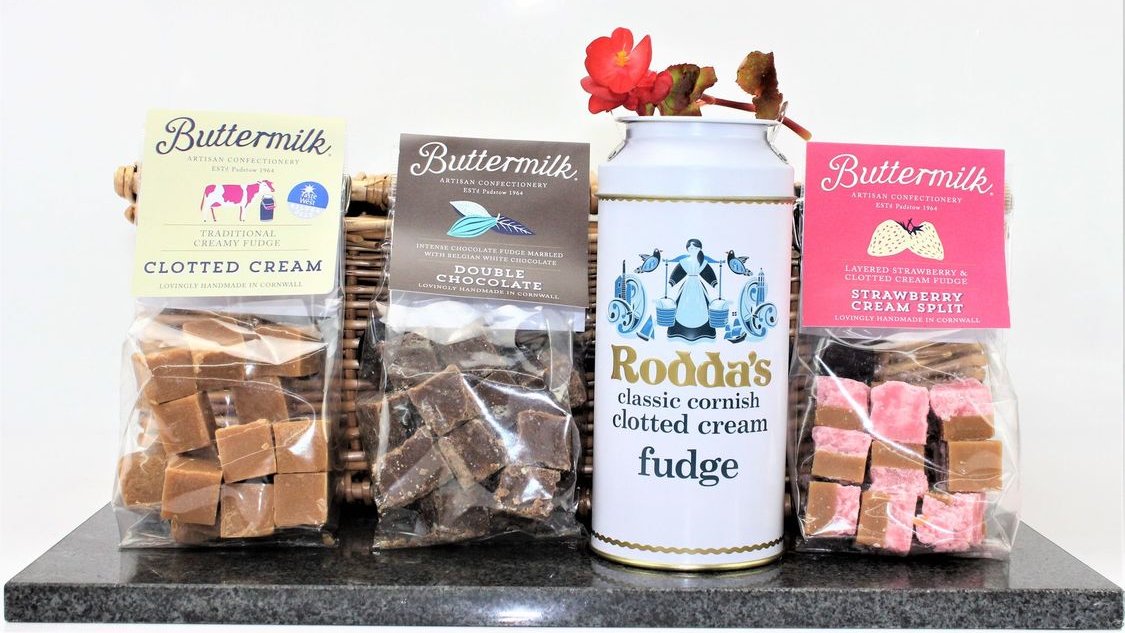 Cornish_Hampers's tweet photo. Cornwall is famous for its delicious fudge, so we thought it was only right that we put together a hamper containing some of the finest on offer 😋🌟👉 https://t.co/Nm1wWjZ3sV

#CornishFudge #Fudge #Cornwall #CornishHamper https://t.co/mj8KhQ8V7I