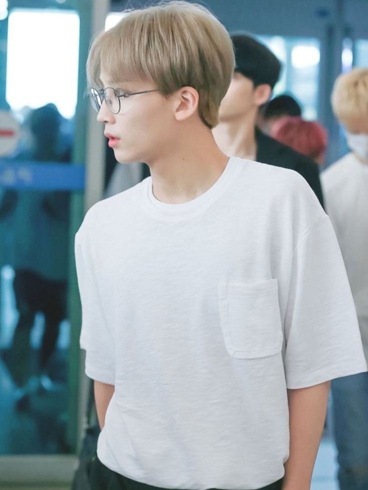JEONGHAN IN WHITE SHIRTA thread;