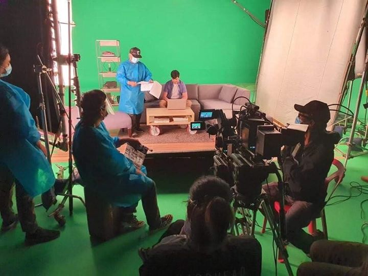 for__keeps's tweet photo. Matapos ang kanyang mga kasalukuyang Embassy Whisky and DOH endorsements, Asia's Multimedia Star ALDEN RICHARDS (@aldenrichards02), umaariba sa panibagong shoot for his AMA Education System TVC. 

ABANGAN, mga Kapuso! 💖 https://t.co/FbRmljdbLg