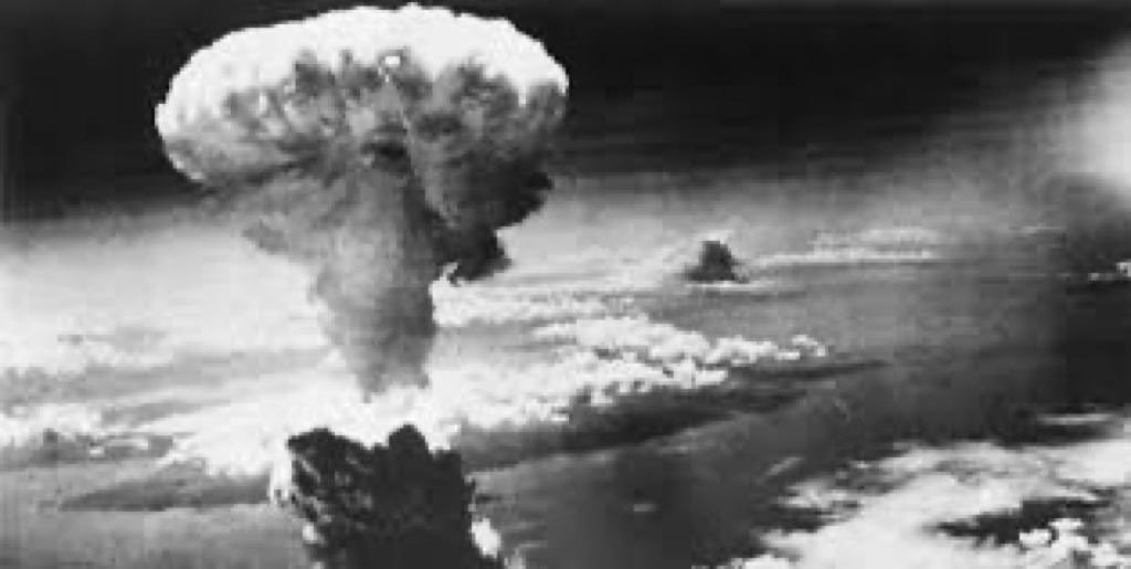 roshani2930's tweet photo. Nuclear weapons are the most inhumane weapons ever created. In Hiroshima around 140000 people were killed and those who are survived they are more worse &amp; many suffering from radioactive fallout and the real horrors of the blast. 
#Hiroshima
#HiroshimaDay
#Hiroshima75 https://t.co/ZFbS0IgNwK