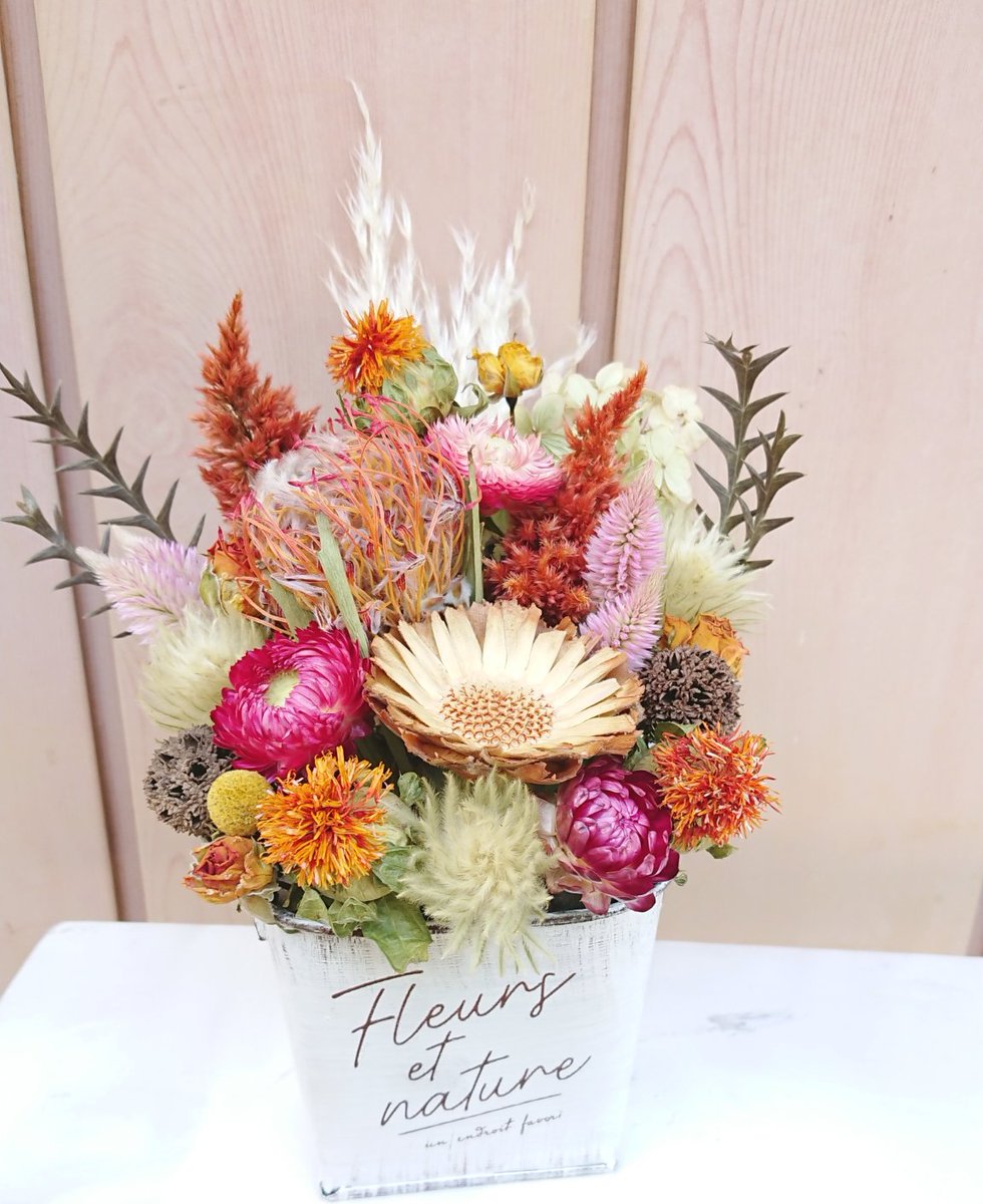 Flowerstory Hijiri ピンクッションの秋色ブキリアレンジ 毎年植えてたケイトウの他に今年は違う品種の ケイトウ植えてきれいにドライフラワーになりました O ドライフラワー 花のある暮らし 花好きな人と繋がりたい フラワーアレンジメント Flowerstory Hijiri ピンクッションの秋色ブキリアレンジ 毎年植えてたケイトウの他に今年は違う品種の ケイトウ植えてきれいにドライフラワーになりました O ドライフラワー 花のある暮らし 花好きな人と繋がりたい フラワーアレンジメント