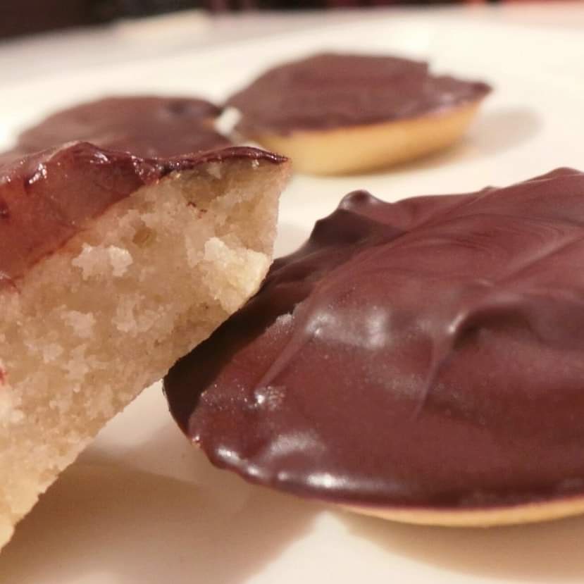 vegancakery's tweet photo. I knew these would be popular with how many messages I received asking me to start selling them...but I didn't realise just how popular 💚
Absolutely blown away with how much everyone is enjoying #TheVeganCakery #JaffaCakes - buy online at https://t.co/QYUqzBfnWn
#OnlyOneTVC https://t.co/ociZ3mh2iH