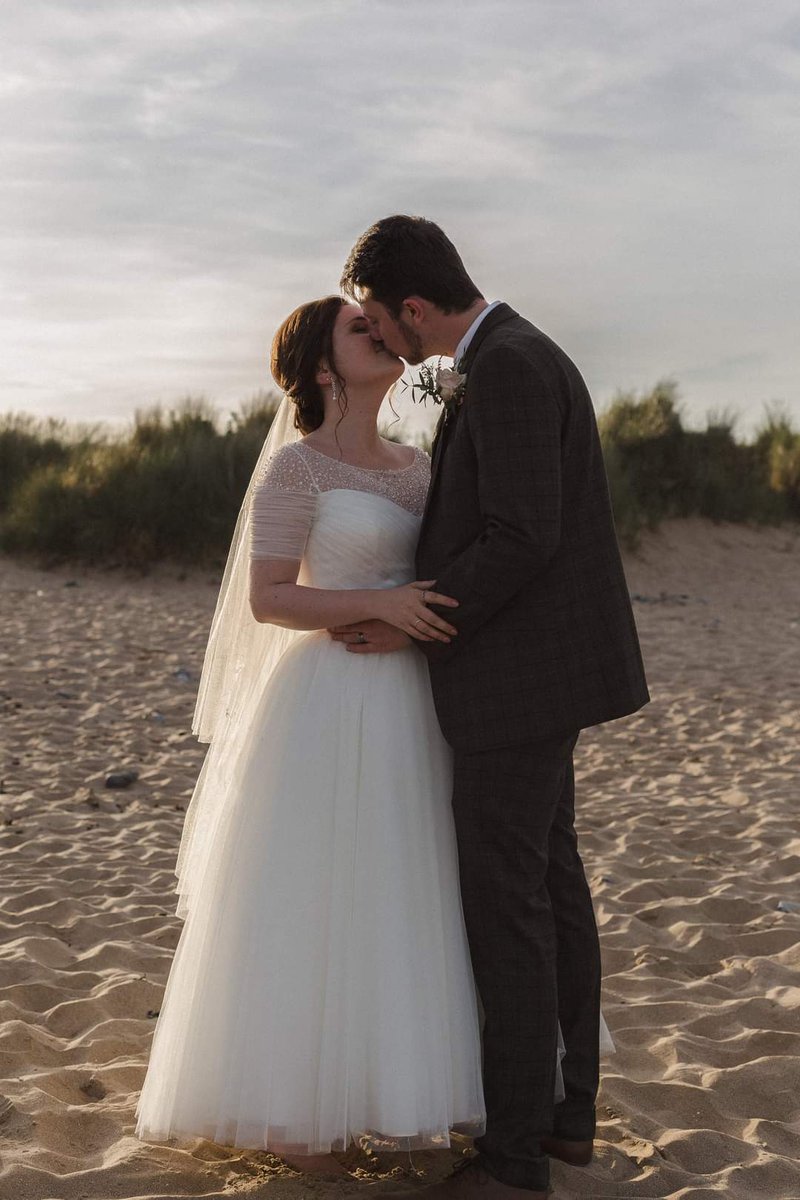 _LauraLou's tweet photo. Rebecca and Dan ✨

Wandering around and exploring a venue with my couples after their ceremony is one of my favourite parts of the day, especially when there's amazing sand dunes and woodland just next to it to explore! 

#weddingphotography #ukwedding 

https://t.co/QfgXywE5GL https://t.co/X9fyUNlaHr