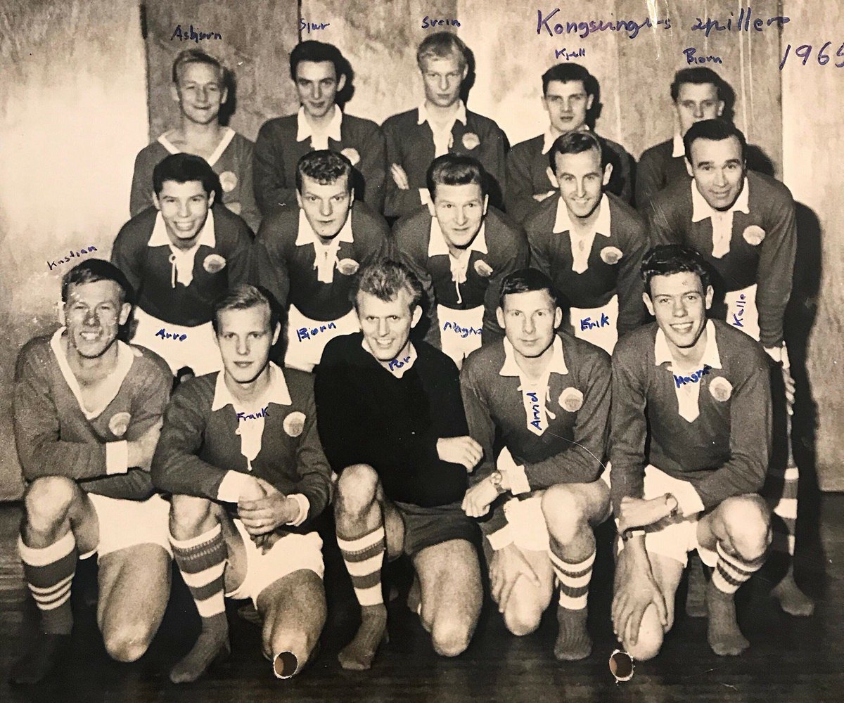 Nesten 2(!) år siden forrige post! Vi beklager det og skal skjerpe oss😱
Starter med dette bilde fra 1965. Ett av de tidligste bildene vi har funnet med klubblogo på drakta 😍👍 <a href="/KILToppfotball/">Kongsvinger IL Toppfotball</a>