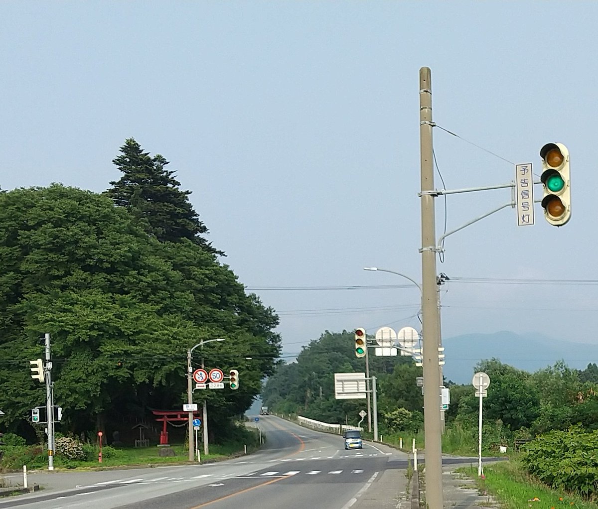 日本信号ファン 信号機 鉄道垢 速報 山形県東根市大字野川にある松下製樹脂型灯器縦型ygy予告信号は今日 確認したところ 現存していました ケータイカメラで撮影