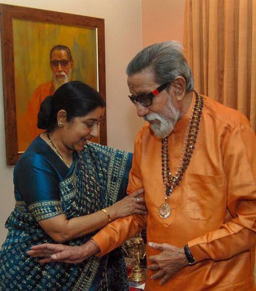 RealityCheck_60's tweet photo. We all miss you Ma'am 🙏🙏🙏 @PMOIndia @CMOMaharashtra @abpmajhatv @airindiain @TOIIndiaNews https://t.co/vgk93jodrE