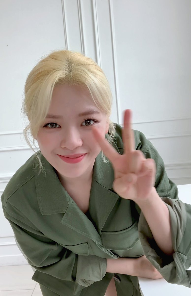 WeLoveSF's tweet photo. 💕ขอร่วมเป็นกำลังใจให้น้องจองยอน
สุขภาพกลับมาแข็งแรงไว ๆ น้า🥰

#GetWellSoonJeongyeon
#JEONGYEON #Twice
#SFcinema 🍿❤️ https://t.co/0mQukJGOH0