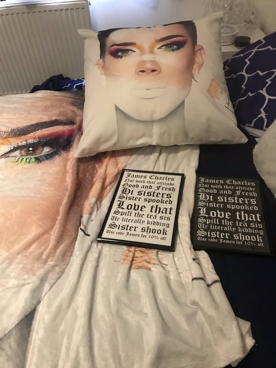 Macey57766977's tweet photo. Was this the best birthday or what !!please tag James down below it would mean tha world to me! @jamescharles @sisters_apparel @kmallthelovers @Maddie33161137 @jamescookiess @mrjamiecharlie @jc_fanworld https://t.co/Vra2KqyyLZ