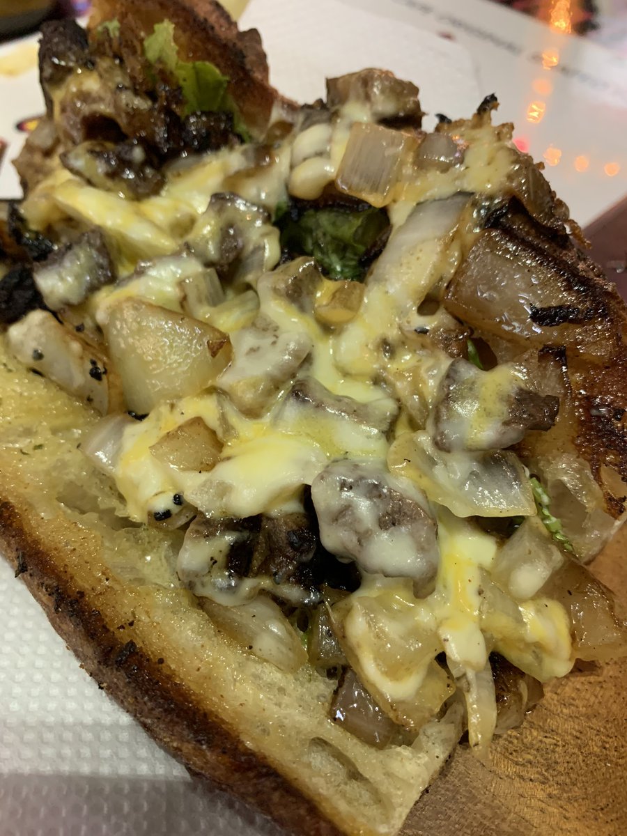 djkenichi198388's tweet photo. チキンチーズ🥪
#DOTON #キューバサンド #大阪 #DJケンイチ #健康一番 #サンチャン #soundmate #Chiking #GimmeFive #DrFIELD #umbro #Nike #Resaca #HKFC #株式会社サウンドメイト https://t.co/ADGlzr6Zj0