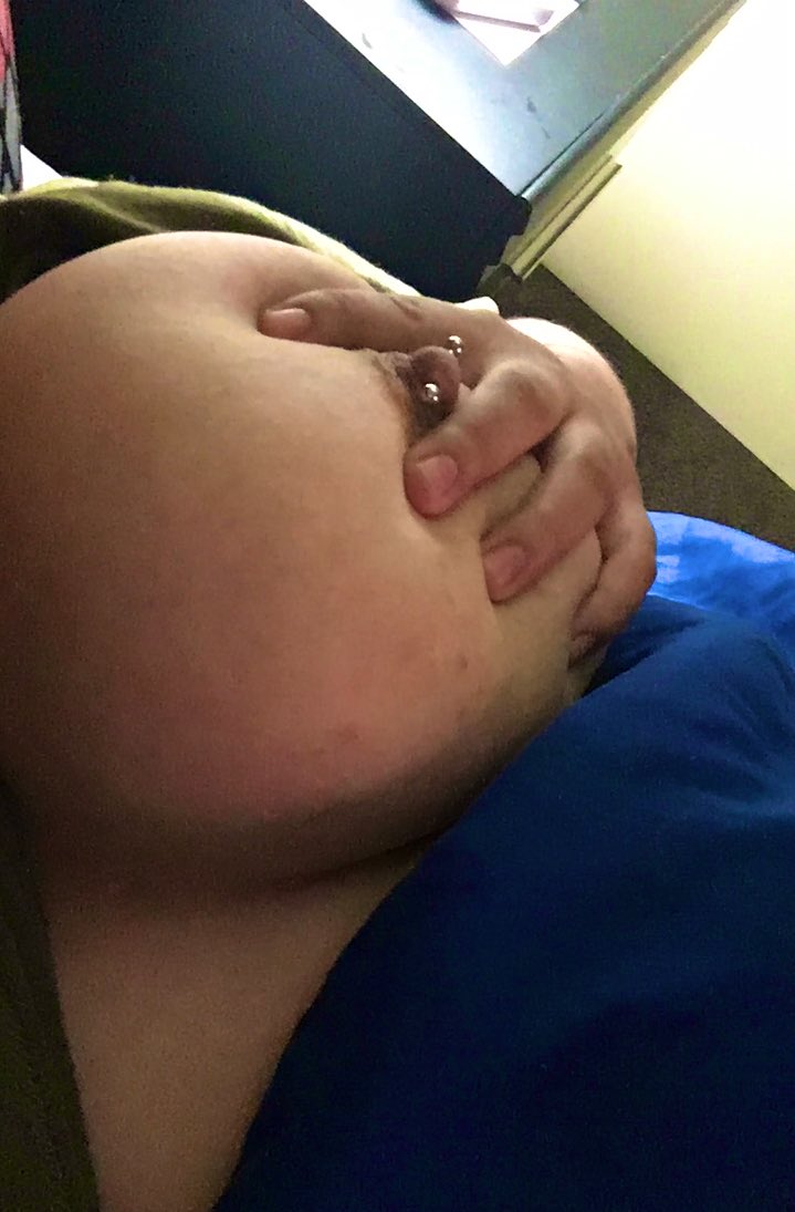 Ashleyscornerr's tweet photo. Nice big tits 😘🥰 

#boobsweat #boobs #niceboobs #eatforboobs #boobsasart #recoveryforboobs #bestboobs #sexyboobs #snapboobs #sideboobs #amazingboobs #premiumboobs #teambigboobs #justboobs #recoverforboobs #hotboobs #jilboobs #boobsfordays #naturalboobs #artofboobs https://t.co/cqUPMWY3SO