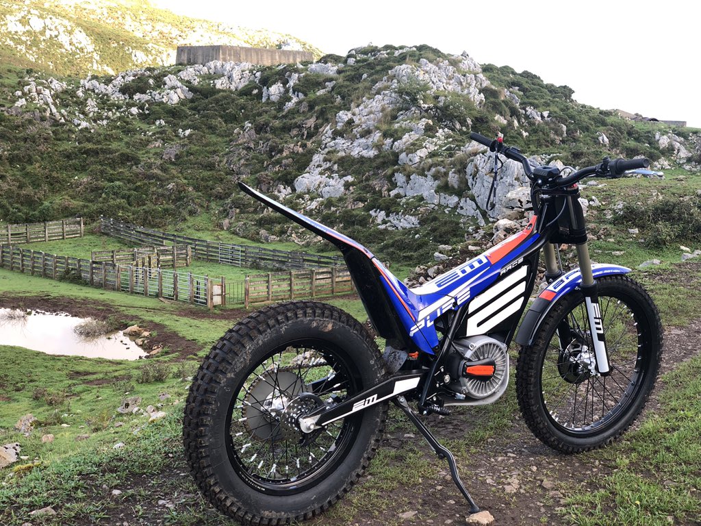 Trialworld's tweet photo. Primera toma de contacto con la #ElectricMotion #EPure eléctrica ⚡️ de #trial #triale gama 2021 https://t.co/yc1HpkGxlj