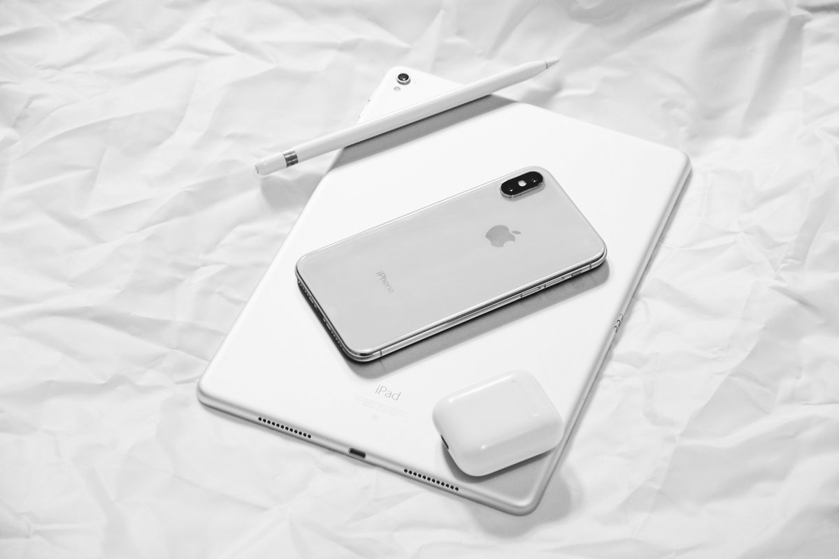 Have Apple products lost their 'WOW' factor? Know more about it in Sandip Dhurat's latest for The Tilak Chronicle.

bit.ly/31s5HN1 

#Apple #iPhone12 #iphonese2020 #MacBookPro #airpods2 #Samsung #Android #iOS14Beta4 #foxconn #technology #phone #iphonephotography