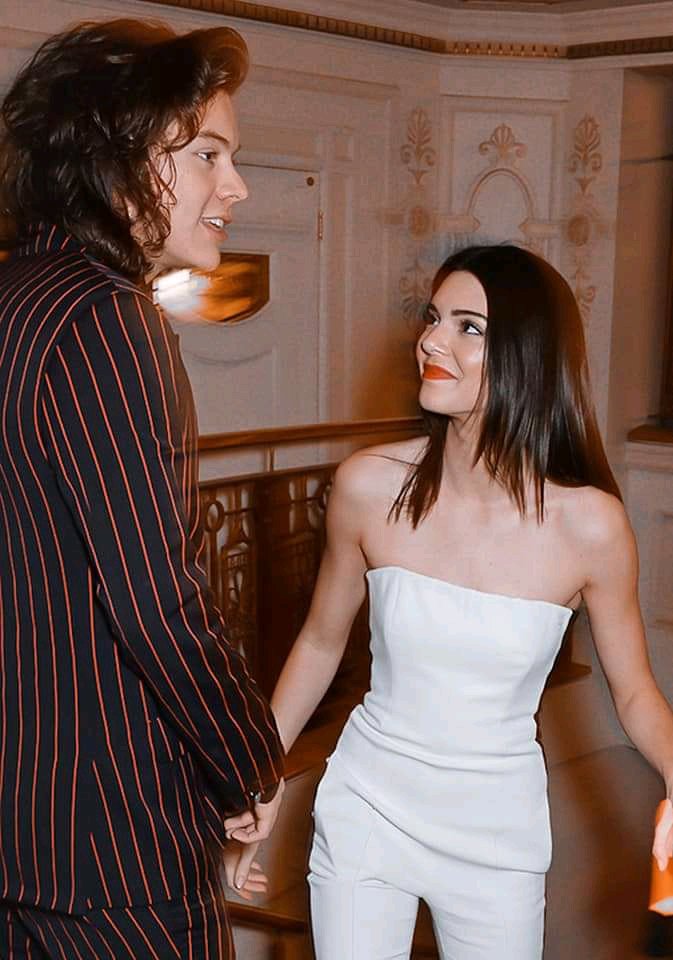 GasangLanie's tweet photo. When you’re Kendall Jenner, the world’s highest paid supermodel

But he’s Harry Styles so you just... https://t.co/sI8uFSCzs9
