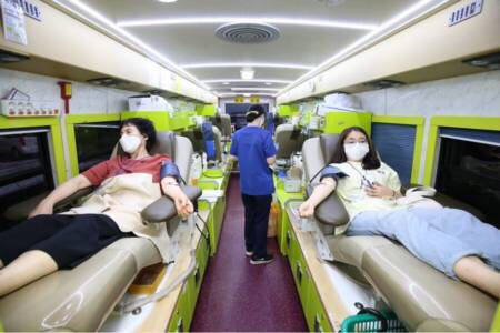PeachyyPatricia's tweet photo. Do you know that 4000 members of the SCJ church donated plasma to help the world find a cure for #COVID19? But still, they are being blamed by the South Korean gvt. Sign this petition to help the good guys win the fight>https://t.co/mhtdoWxtOs #religiousfreedominsouthkorea https://t.co/QU7jwNN9is