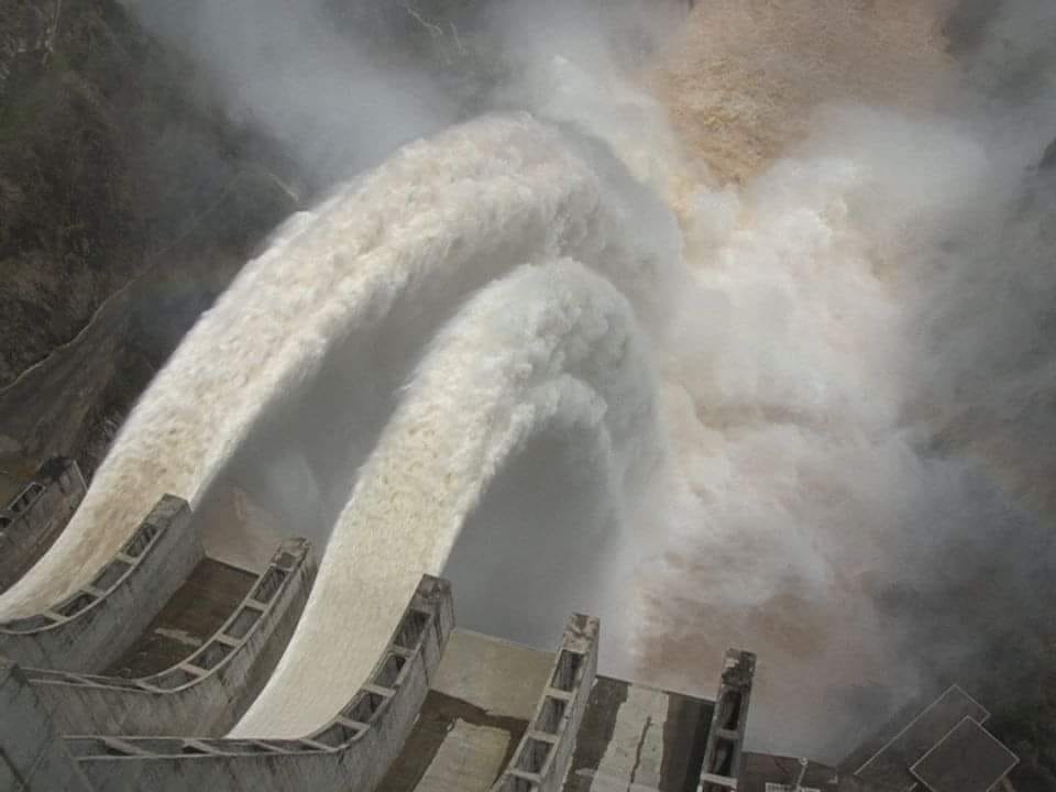 SP_Pietrangeli's tweet photo. First opening of two of the eight gates of Gibe III spillway, august 2020.
Gibe III is the world highest RCC Dam; the spillway, on the dam crest, is sized to safely discharge a 18’000 m3/s exceptional flood.
#studiopietrangeli #damengineers #dam #GibeIII #spillway https://t.co/hDnBYH4S6H