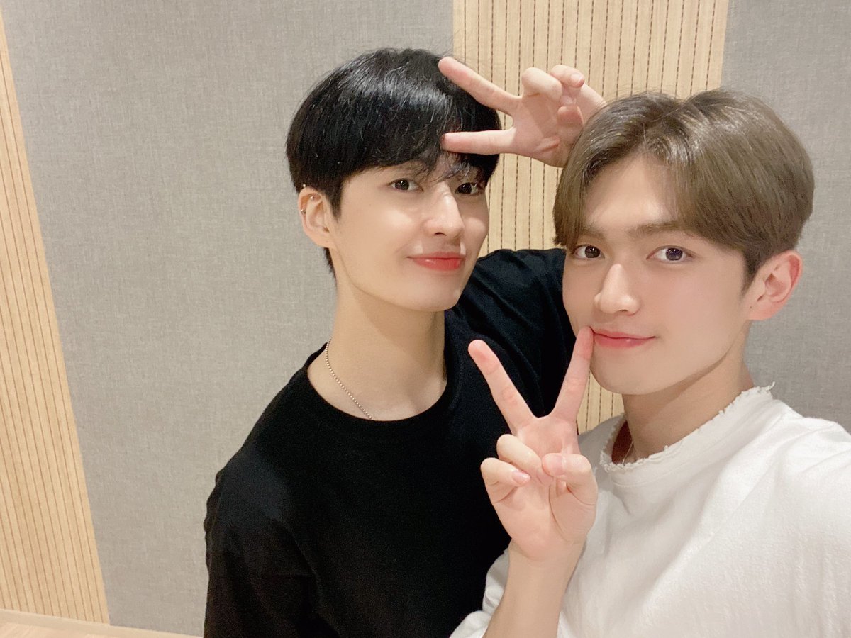 UP10TION's tweet photo. 머해여 🧐 #고결 #KOGYEOL #규진 #GYUJIN https://t.co/L3OjIaYLBv