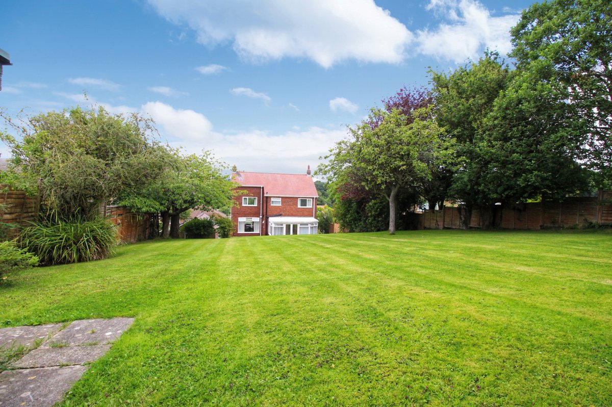 CPHestateagents's tweet photo. A spacious, 3 bedroom #familyhome in #Stepney with drive, garage with large #garden. #Mustsee to appreciate the size and potential. #Closetoschools
#CPH #Scarborough #superscarborough #lovewhereyoulive #livebythesea #propertyforsale #yorkshirecoast
https://t.co/LHbRvGxiY2 https://t.co/uhUqJqCpqU