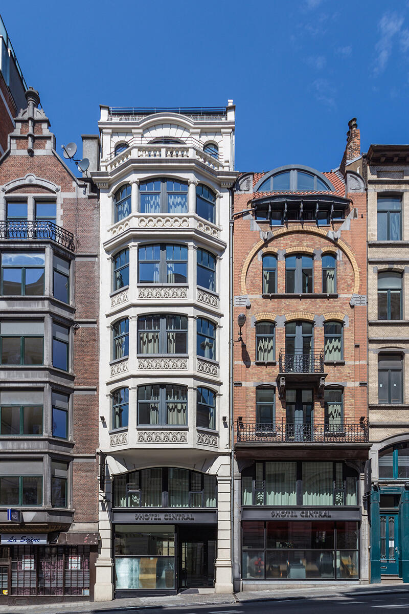 jungkorea_live's tweet image. [벨기에 브뤼셀의 문화/역사가 담긴 디자인호텔, #9HotelCentral 호텔🏨]
모던/미니멀 스타일의 디자인베이스, 인도 여행에서의 영감을 표현한 포인트요소 등
디자인 호텔로서의 면모가 드러나는 특별한 호텔 확인하세요, LS990 White가 함께했습니다:)
🔗상세링크: bit.ly/JKE200806