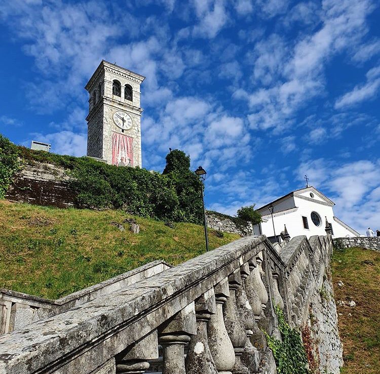 igerspn's tweet photo. Ci sono angoli reconditi del nostro territorio, un po’ meno celebri di altri ma non per questo meno meravigliosi! Dalla Chiesa di #Clauzetto ad esempio si gode di una fantastica vista...
#friuliveneziagiulia #fvg #italia

Ringraziamo 
📷 luca.serafino87 
per la bellissima foto! https://t.co/q1bjaFMkon