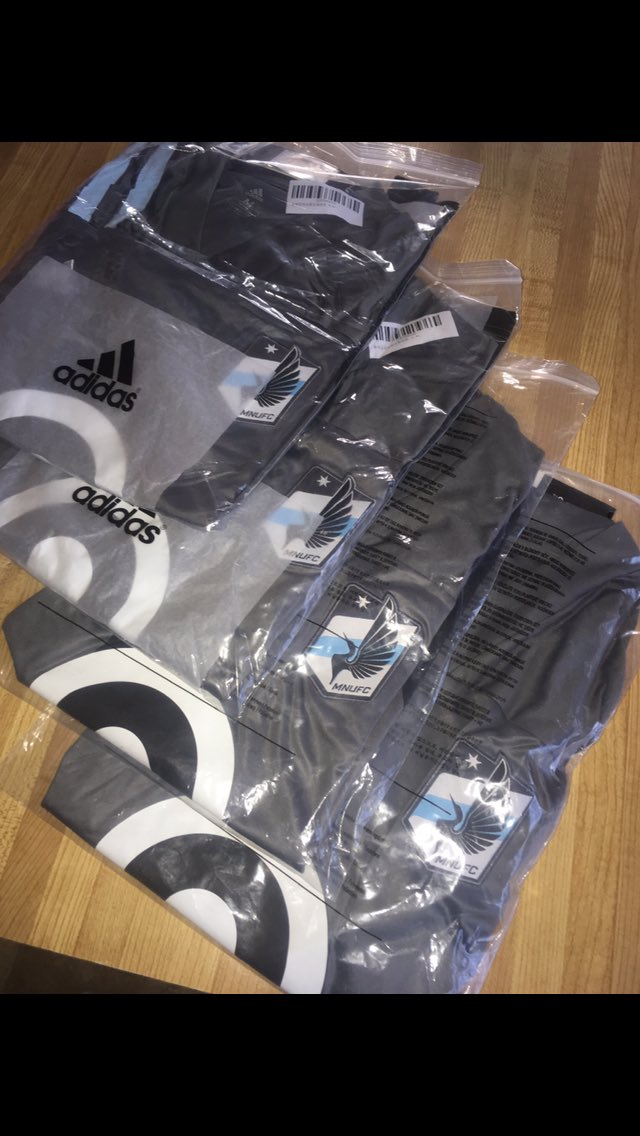 PrinceHallett's tweet photo. It's semi-final matchday! Which is a perfect time for a...
🚨#MNUFC jersey giveaway🚨 

To be eligible you must:
- Retweet &amp; like this post
- Follow @PrinceHallett 
- Tag a friend who is also a fan of #MNUFC &amp; get them to follow @PrinceHallett 

Good luck! https://t.co/tmTSDs7mdH