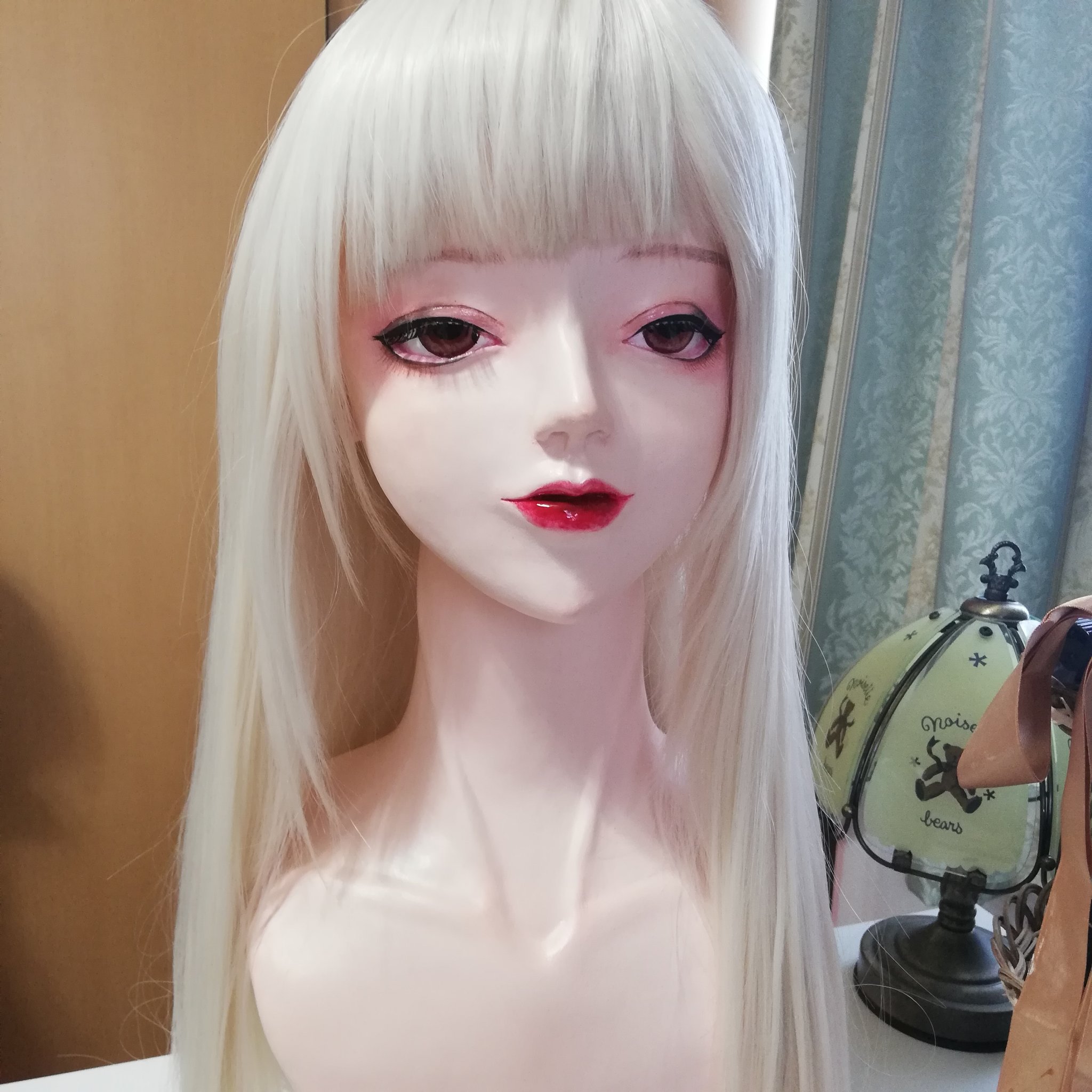 のの乃 100均のヘッドマネキンを芯に作っている自作ヘッドマネキン トルソー ですが こうなりました 大体の造形はほぼ完成で あとは形を整えてヤスリをかけて色を塗る工程が残っているよ T Co Yiqjphrqls Twitter