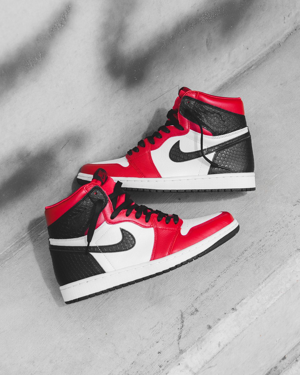 women's air jordan 1 retro high og satin red