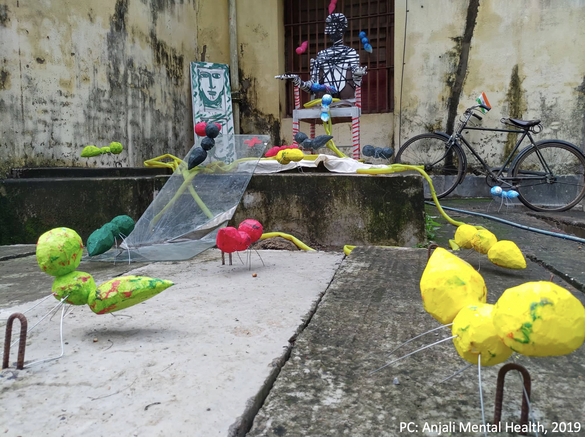 drsitu's tweet photo. This art installation on Independence Day in 2019 at Bahrampur mental hospital by the #PwMI there depicts systemic oppression on them and forcing us to think if they are at all free?
#StandUp4HumanRights
PC: @AnjaliMHR https://t.co/GVNKL6iUYO