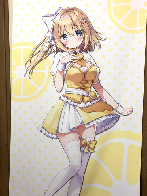 メロンさんで描かせて頂いたグッズのサンプル飾ってみました!?
等身大タペは大きすぎて全身写せなかった…!
届いた方は是非飾っていただけたら嬉しいです〜✨ 