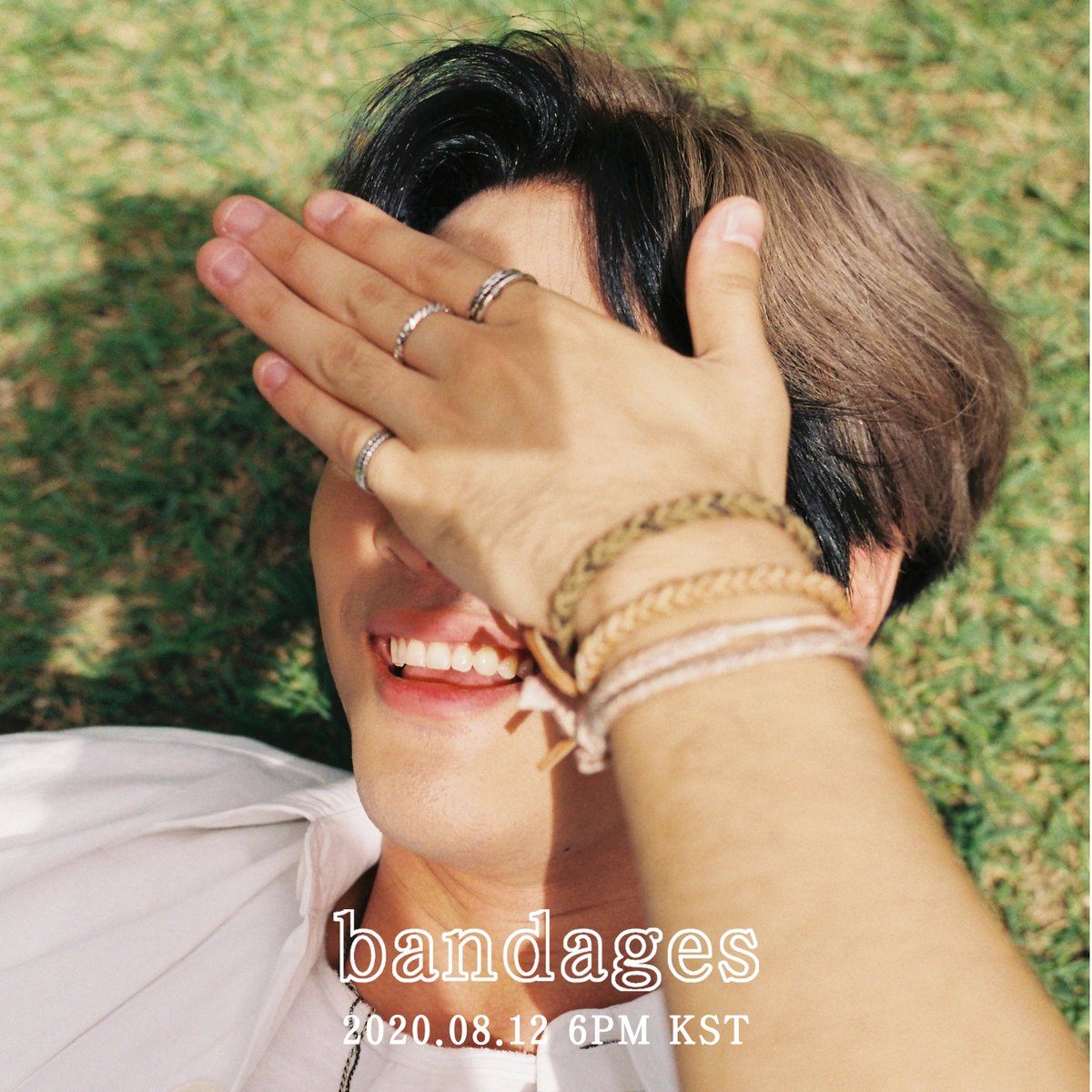 thisisnive's tweet photo. <bandages> Single Album 

2020.08.12 6PM KST 

#NIve #bandages #ㅇㅇㅇ https://t.co/ERFQoQlTMt