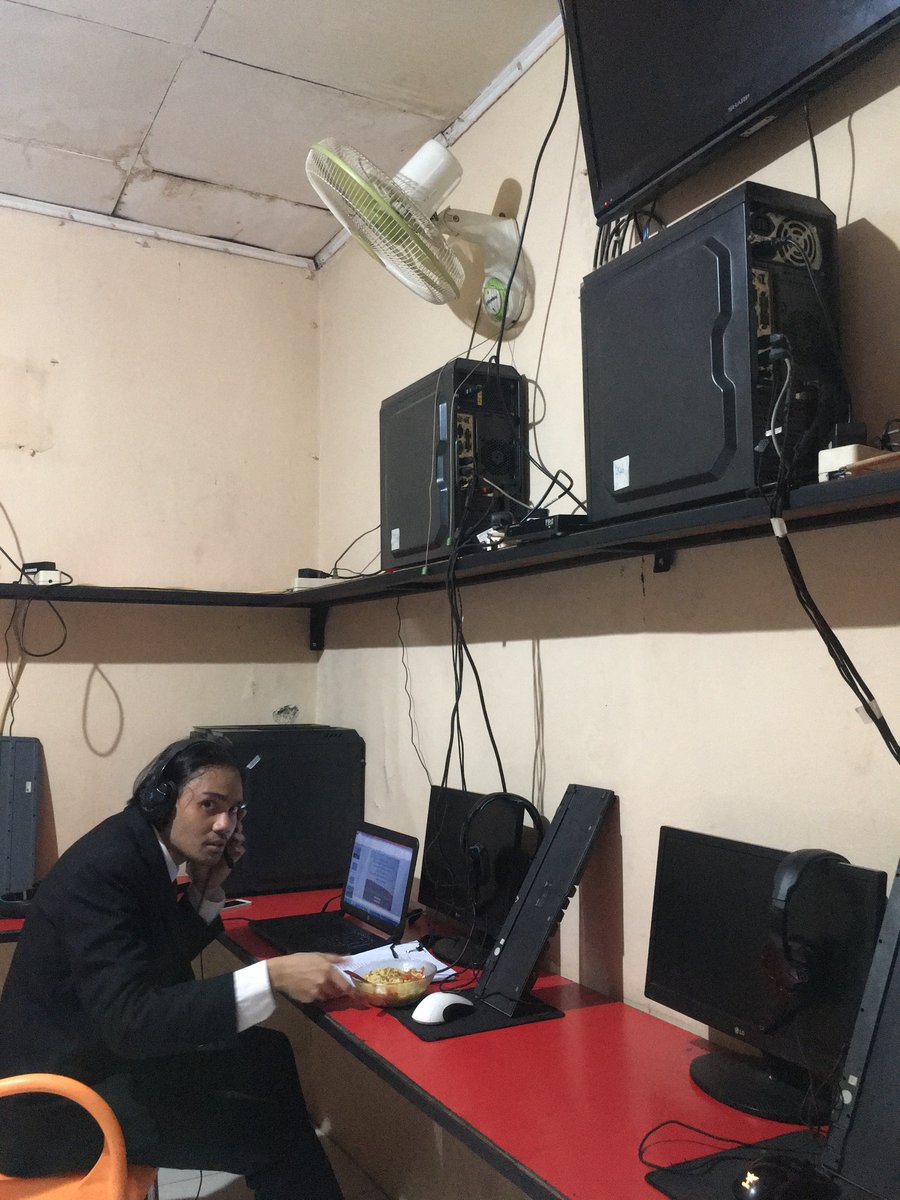 terima kasih gio net sudah memfasilitasi sidang skripsi w