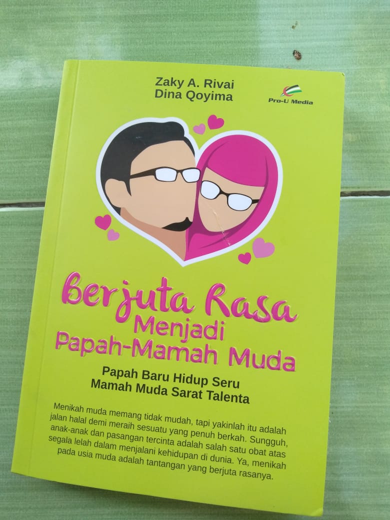 Fithryorenza's tweet photo. Yuk, papah mamah muda maupun calon. Baca ini! Baarakallahufiiykum @zakyZR @proumedia https://t.co/dyC3Y4eLE7