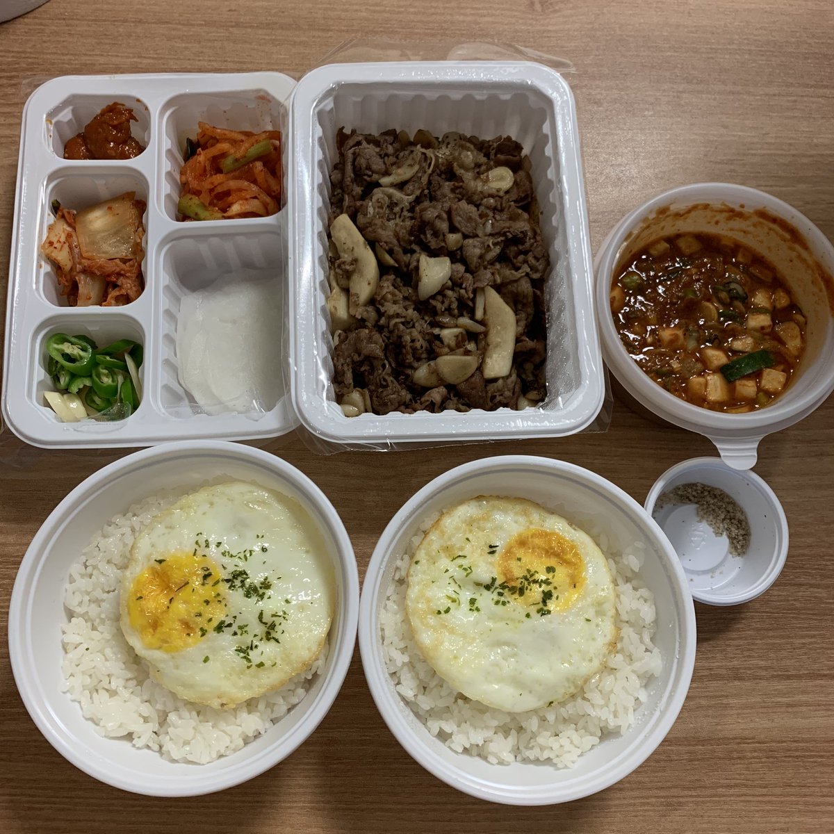 UrsKuba's tweet photo. 隔離中のご飯！ https://t.co/GOVJnj13bd