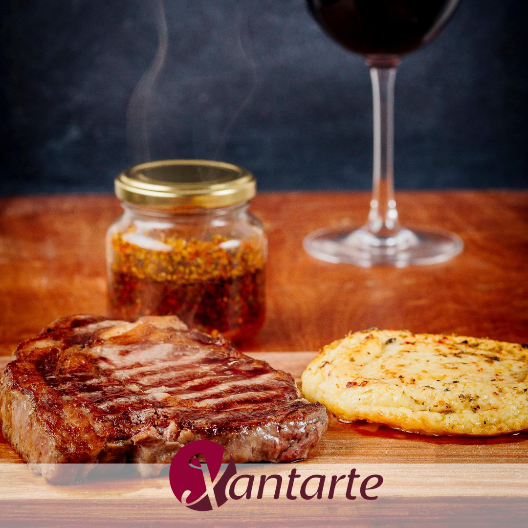 Xantarte's tweet photo. La elección de un buen vino tinto para una carne roja es muy importante. El primer paso, que es decisivo, es la elección de una buena carne, ¿a qué esperas por tu pieza Xantarte?
#somosxantarte #meatlovers #somoscarnivoros #carnegourmet #yocomocarneTOP #meatobsession https://t.co/bGiaVj2Xqm