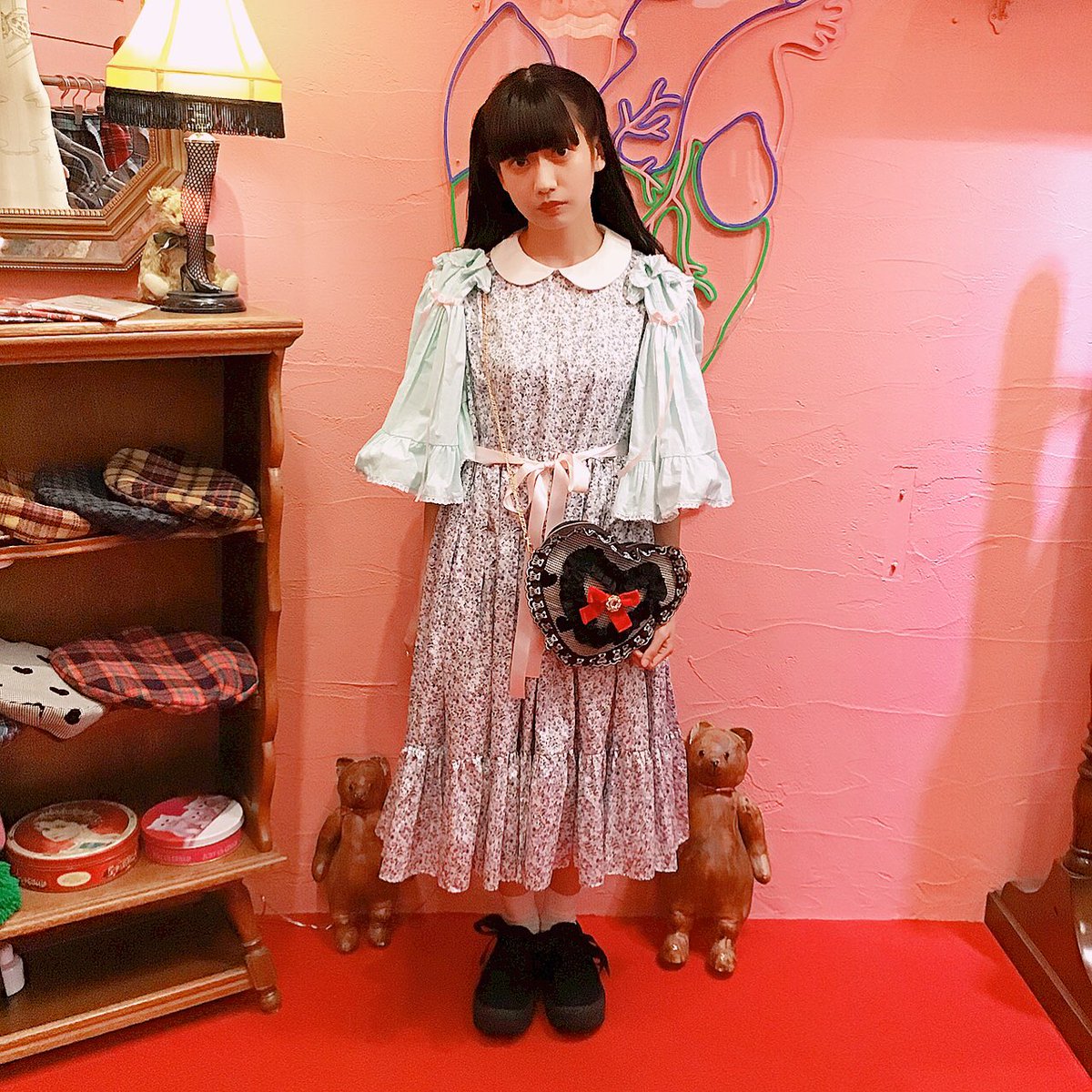 Heihei Pa Twitter Coordinate 服袖ドレス 75 000 Tax ハートポシェットバッグ 13 000 Tax 8 31までカスタムオーダー会開催中 袖がお人形さんのワンピースになっている服袖ドレス レトロな花柄の生地を使用しており 淡い色合いがメルヘンチックな一点