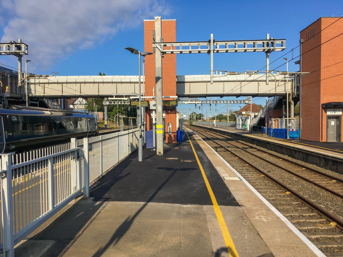 toppesfielduk's tweet image. Check out the pictures from the delivery of platform 2 and 3 at Iver Station this week for a happy client who thanked us on an ‘excellent job’, continuing to say we ‘went above and beyond, getting the work done safely and to the highest quality’. 

#onetoppteam