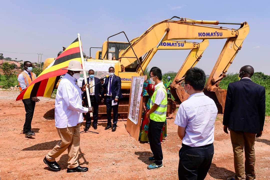 VictoriaEquipm1's tweet photo. #Komatsu fuel-saving technology
Fuel consumption on the #PC210/LC-11 is lower by up to 6%.
.
.
.
.
#constructionequipment #komatsuconstruction #komatsuinthewild #EarthMovingEquipments #komatsuveq #MagnetConstruction #PC220 #Komatsu #equipmentrental #equipmenthire #KCCA #UNRA https://t.co/9SHV4e10Zc