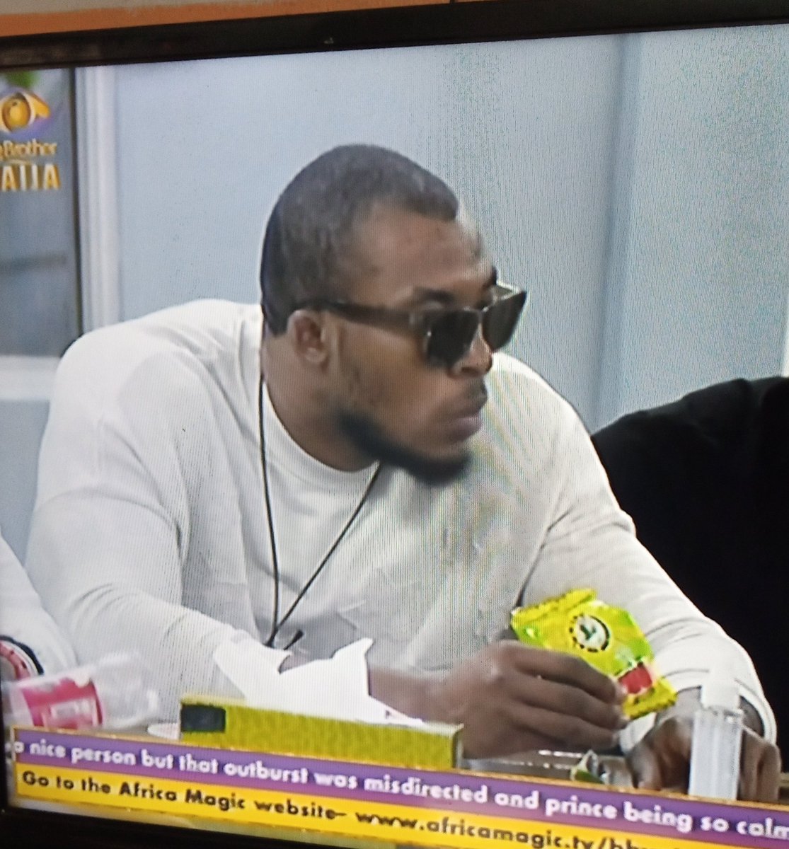 Queen_AbikeAde's tweet photo. #BBNEric needs to be signed as Munch it ambassador. The way he eats munch it in that house ehnπ He's always with munch it #KiddErica https://t.co/iCQxN8kOe3