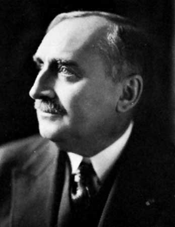 "Gentlemen, in the little moment that remains to us between the crisis and the catastrophe, we may as well drink a glass of Champagne."  #PaulClaudel   #BOTD 1868