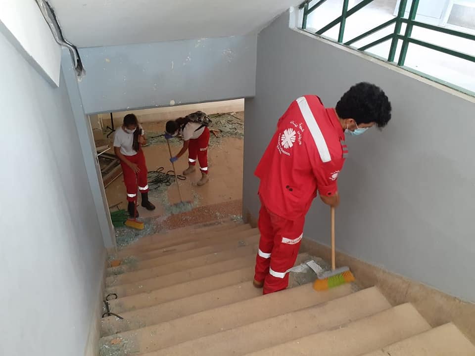 Caritaslb's tweet photo. More than 200 volunteers from the Caritas Youth are present for the second day in the Beirut area to help clean the roads and homes as well as the churches and the Maronite Archdiocese of Beirut

#lebanonexplosion #lebanon #beirut #beirutblast #beirutport #beirutexplosion https://t.co/9VW2jJcBYs