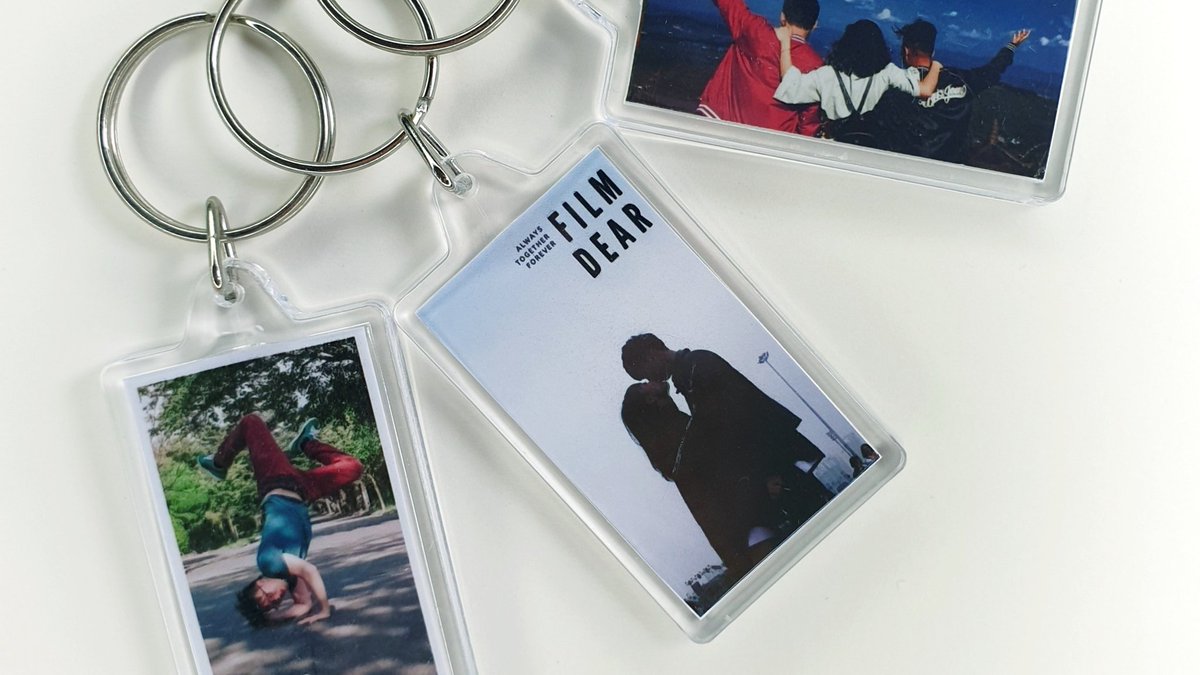 ThePixbook's tweet photo. พวงกุญแจรูป พร้อมบริการอัด/แต่งรูป 🏷
99฿ (มีค่าส่งkerry+60฿)
᯾
สอบถาม-สั่งซื้อ:
𝙇𝙄𝙉𝙀 𝙊𝙛𝙛𝙞𝙘𝙞𝙖𝙡 : @⍴ixbook (มี@นำหน้า)

#ของขวัญวันเกิด #พวงกุญแจใส่รูป 
#ของขวัญให้แฟน #���องขวัญของนุช 
#อัดรูป #รูปโพลารอยด์ https://t.co/L7aL5MfjMT