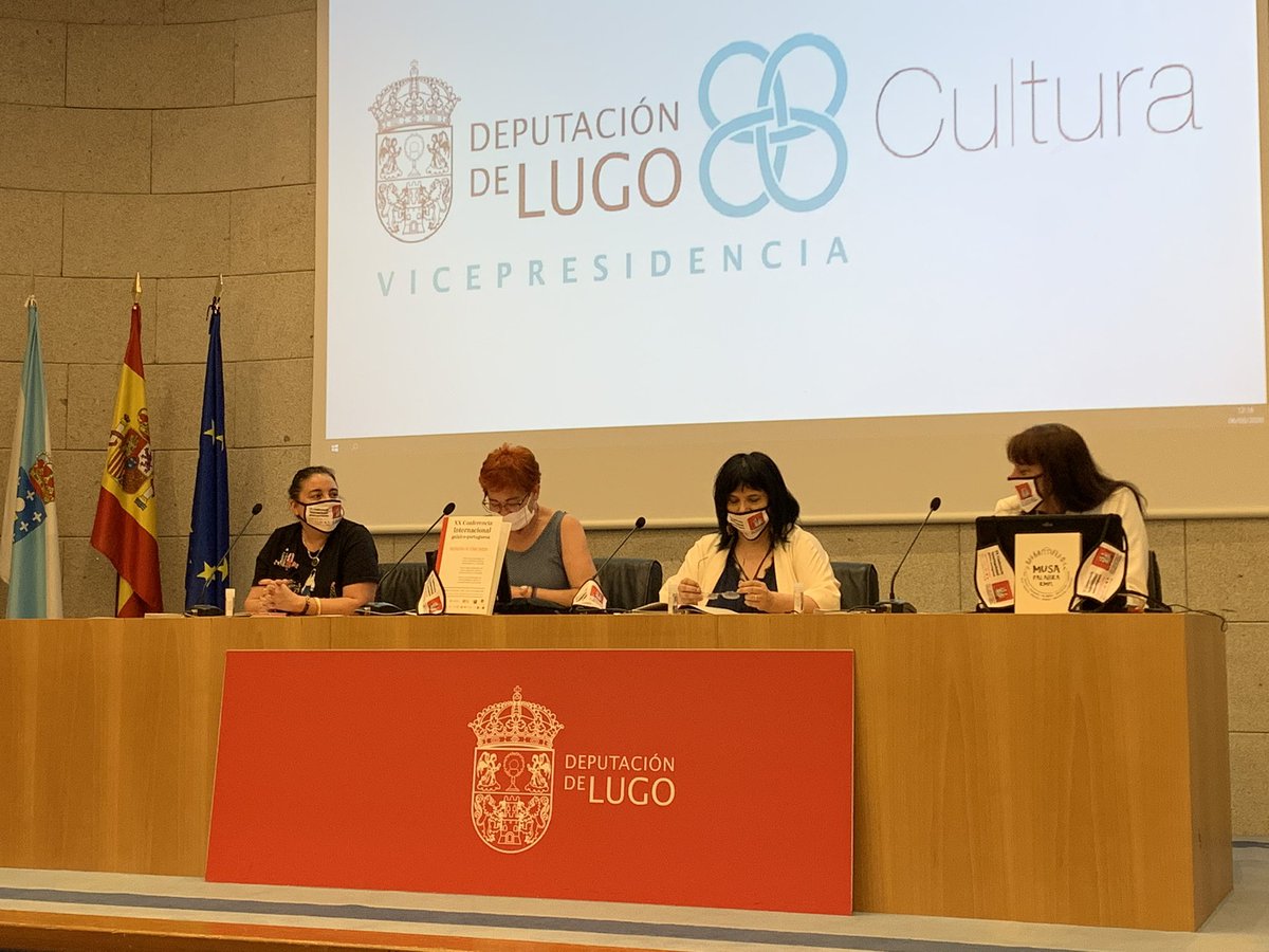 paula_arias_'s tweet photo. É un privilexio poder asistir a este momento no que representantes de @minom_esp acompañadas de @vicedepulugo dan a coñecer a Declaración Lugo-Lisboa 💜 #XXConfMINOM #Museoloxía4D
@RedeMuseistica @silviablancoart @encarnalago #AnaGoy https://t.co/Ca6cn2q8aW